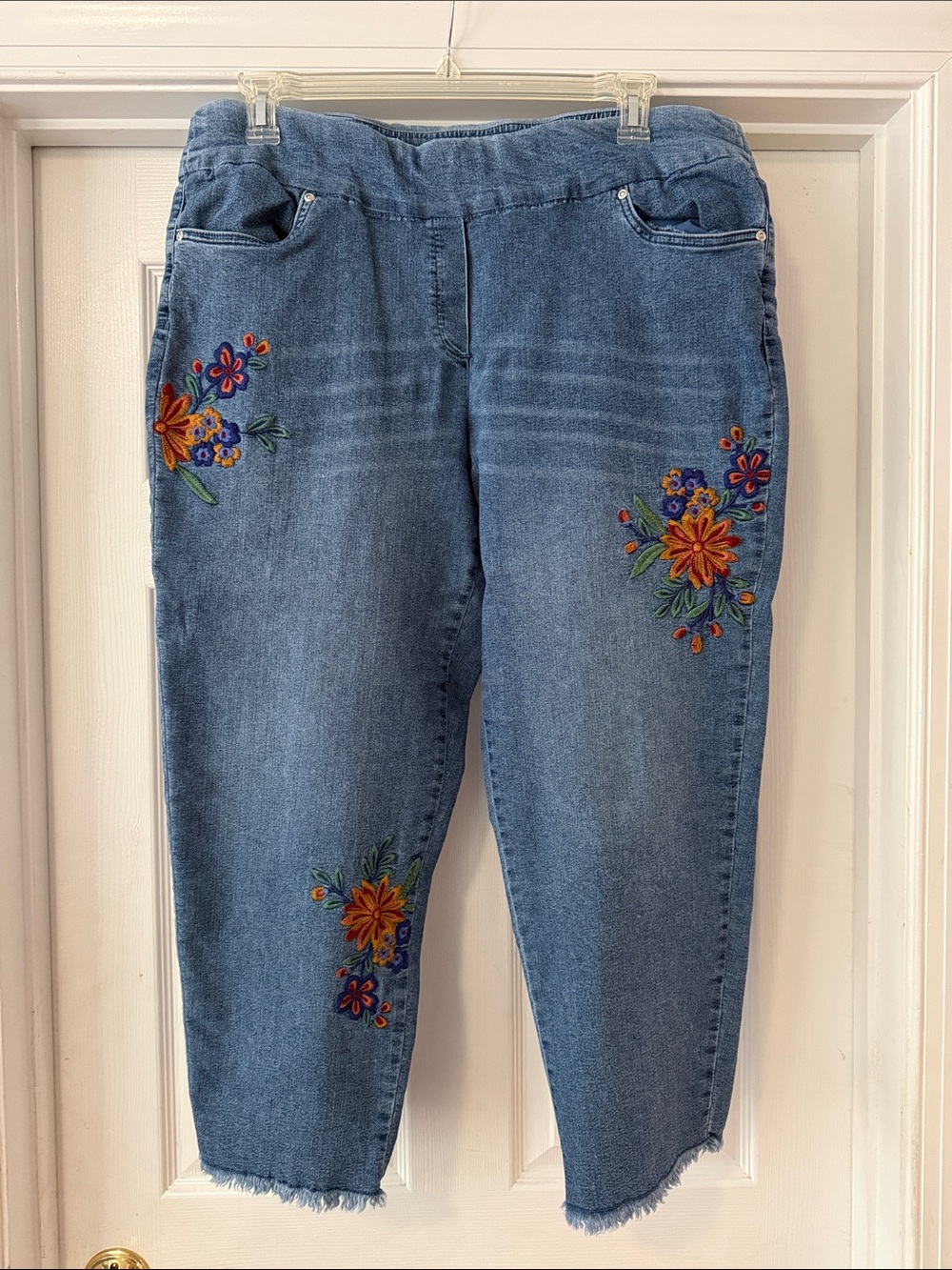 Alfred Dunner Blue Cropped Jeans with Colorful Floral Embroidery - Picture 2 of 7